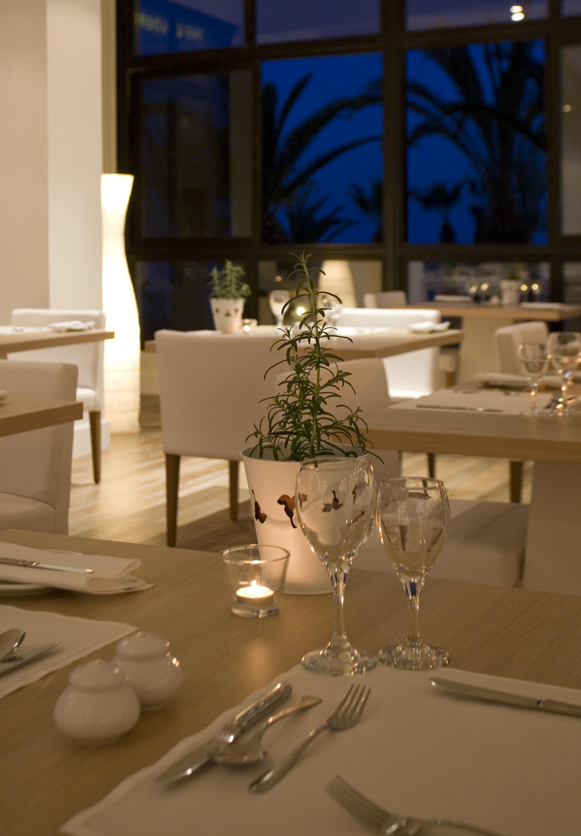 Sandy Beach Hotel & Spa - Ex Sentido Larnaca Restaurant foto